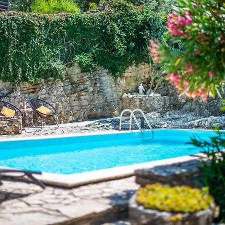 Adorable Holiday With Swimming Pool Σπίτι διακοπών *