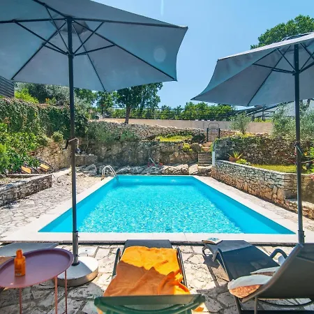 Adorable Holiday With Swimming Pool Σπίτι διακοπών Rakalj